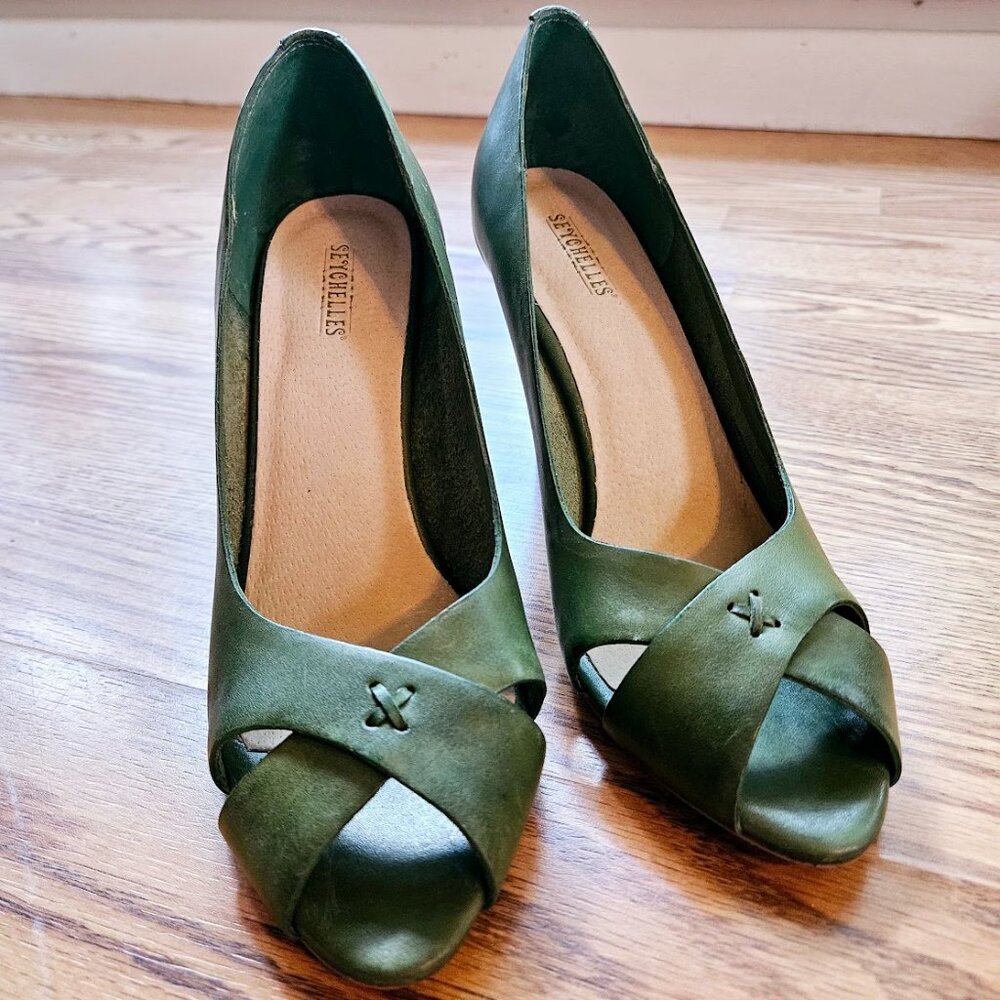 *Brand New* Vintage Deadstock Seyechelles "Never Say Never" Leather heels